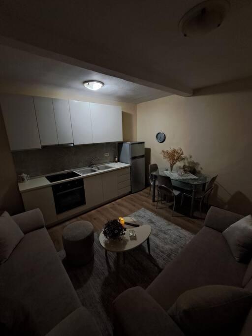 Quiet, Cozy, Luminous Apartment Tirana Exterior foto